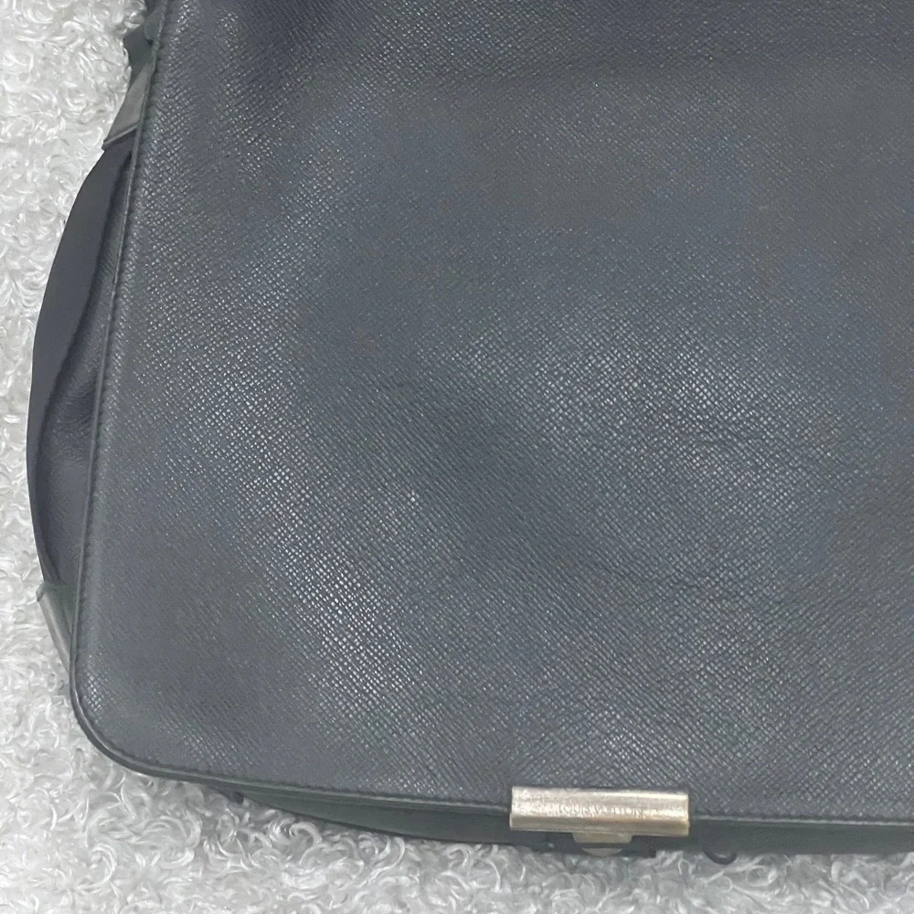 Louis Vuitton Viktor Messenger Bag Taiga